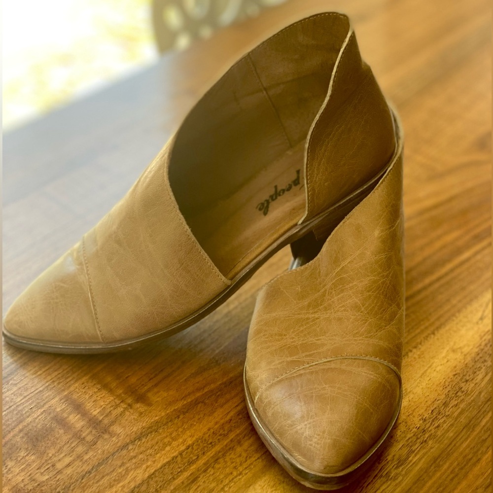Free People Royale leather flats ankle cutout Size 38